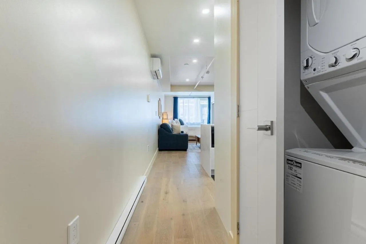 Downtown King Suite With Balcony Montreal 0*,  Kanada